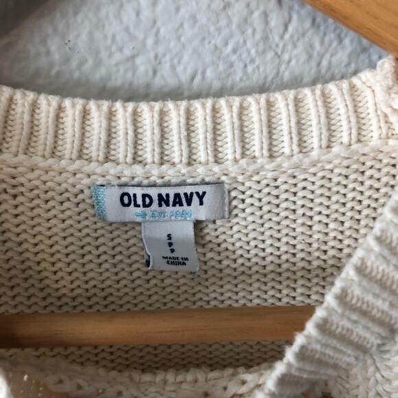 Old Navy Cream Cozy Chunky Pullover Sweater - Picture 2 of 5